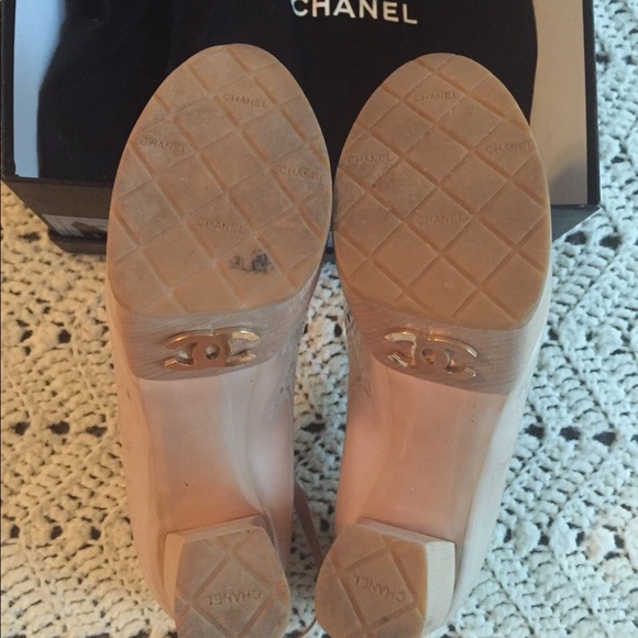 Chanel Platform Chunky Logo Heels. - Picture 4 of 8